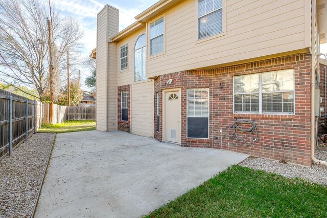 6102 Hedgeapple Court, Arlington, TX 76001