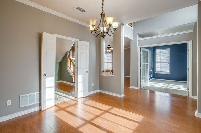 6102 Hedgeapple Court, Arlington, TX 76001