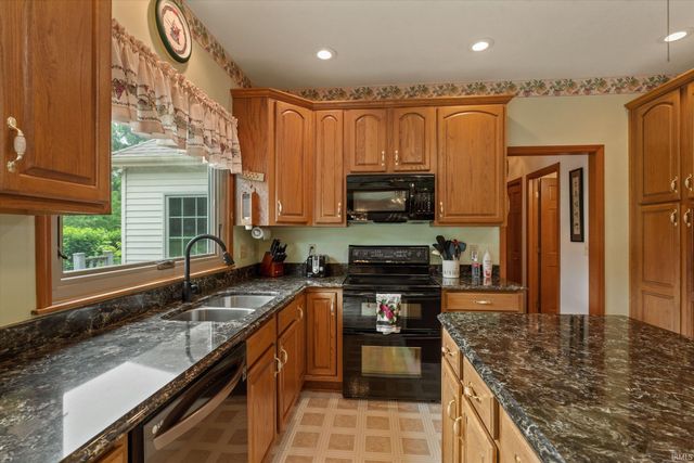 53450 Quince Road, South Bend, IN 46628