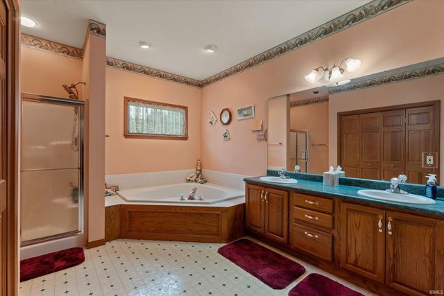 53450 Quince Road, South Bend, IN 46628