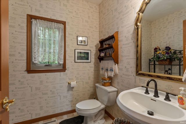 53450 Quince Road, South Bend, IN 46628