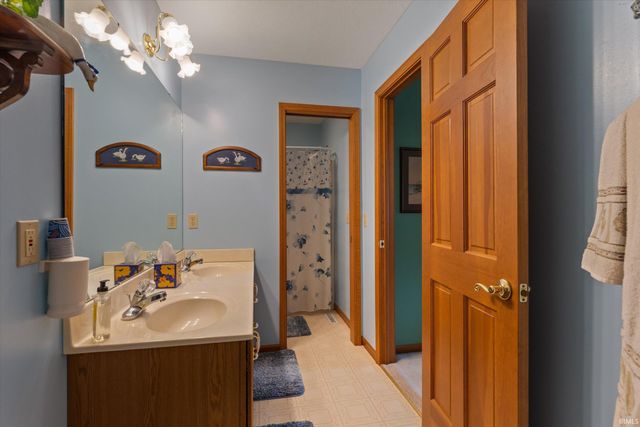 53450 Quince Road, South Bend, IN 46628