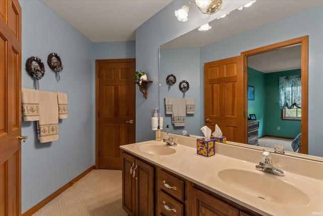 53450 Quince Road, South Bend, IN 46628