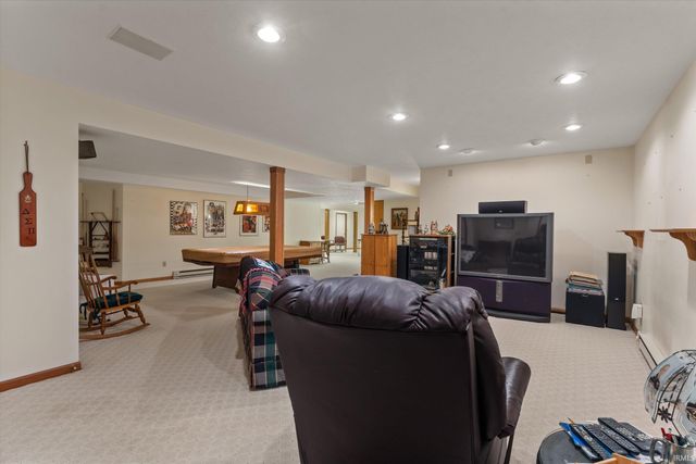 53450 Quince Road, South Bend, IN 46628