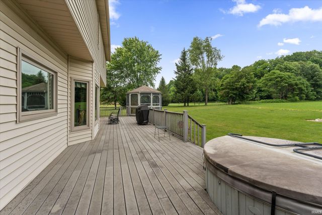 53450 Quince Road, South Bend, IN 46628