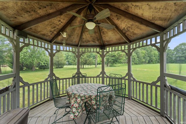 53450 Quince Road, South Bend, IN 46628