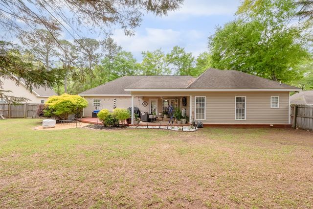 106 Shirah Drive, Headland, AL 36345