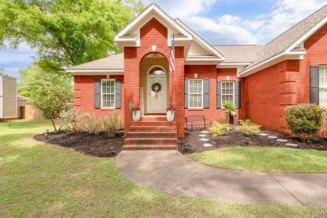 106 Shirah Drive, Headland, AL 36345