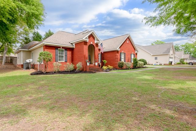 106 Shirah Drive, Headland, AL 36345