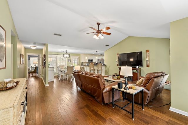 106 Shirah Drive, Headland, AL 36345