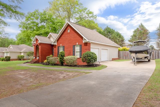 106 Shirah Drive, Headland, AL 36345