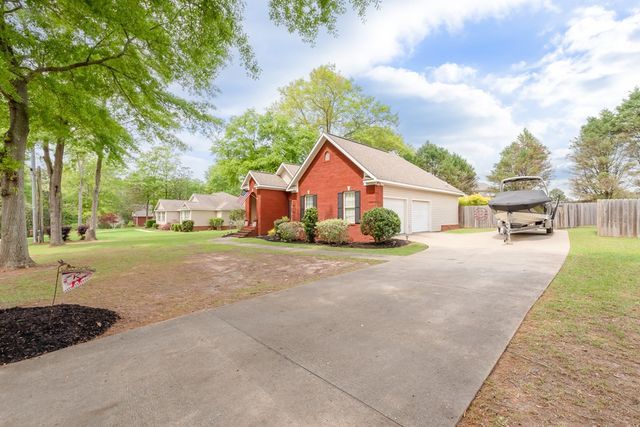 106 Shirah Drive, Headland, AL 36345