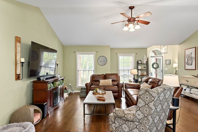 106 Shirah Drive, Headland, AL 36345