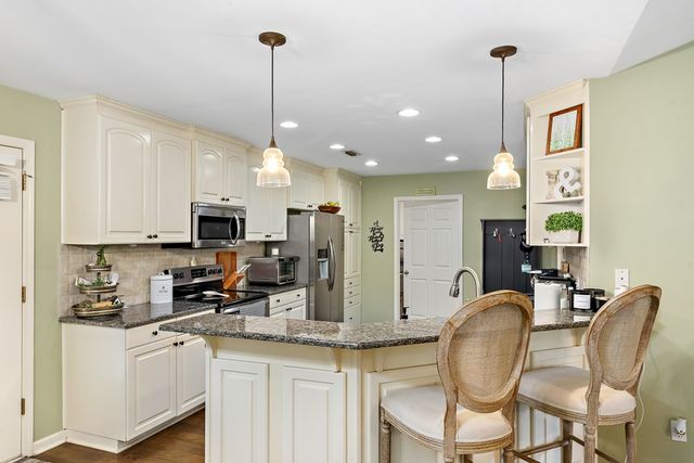 106 Shirah Drive, Headland, AL 36345