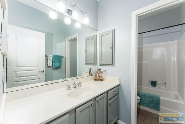 11 Harbor Point, Laguna Vista, TX 78578