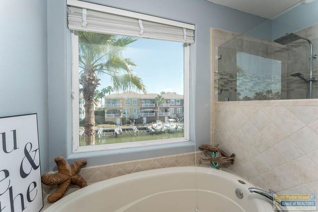 11 Harbor Point, Laguna Vista, TX 78578