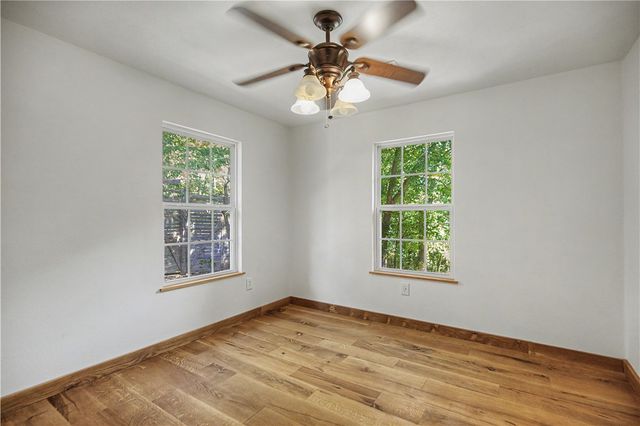 11 Cresswell Lane, Bella Vista, AR 72714