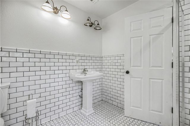 11 Cresswell Lane, Bella Vista, AR 72714