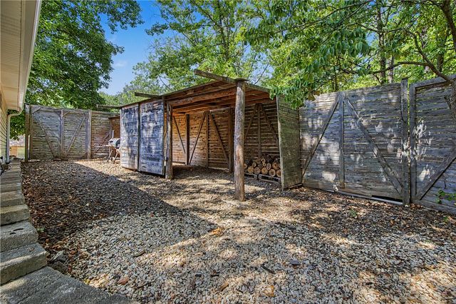 11 Cresswell Lane, Bella Vista, AR 72714