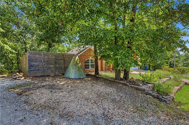 11 Cresswell Lane, Bella Vista, AR 72714