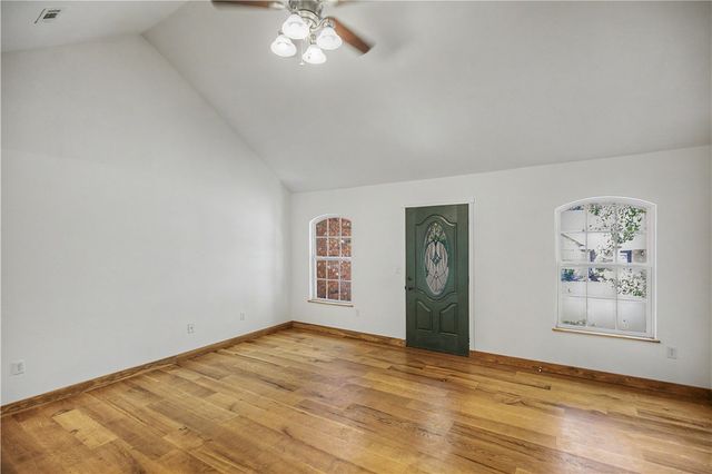 11 Cresswell Lane, Bella Vista, AR 72714
