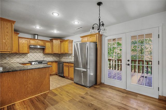 11 Cresswell Lane, Bella Vista, AR 72714