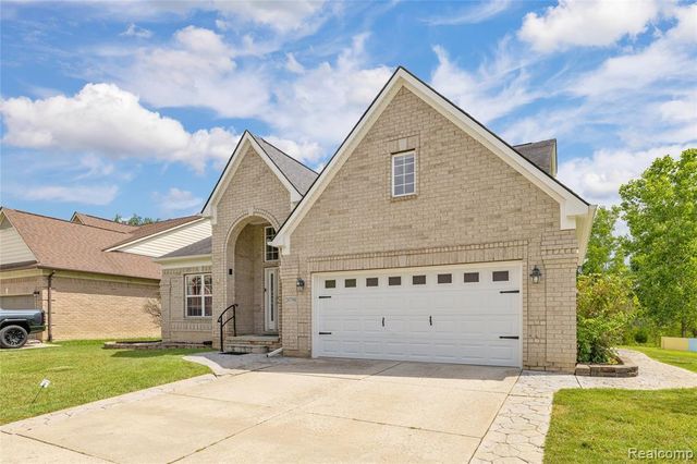 20798 Oak Ridge Drive, Clinton Township, MI 48036