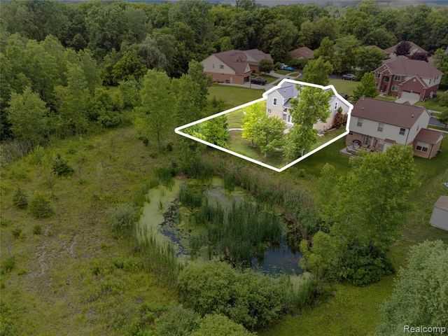 20798 Oak Ridge Drive, Clinton Township, MI 48036