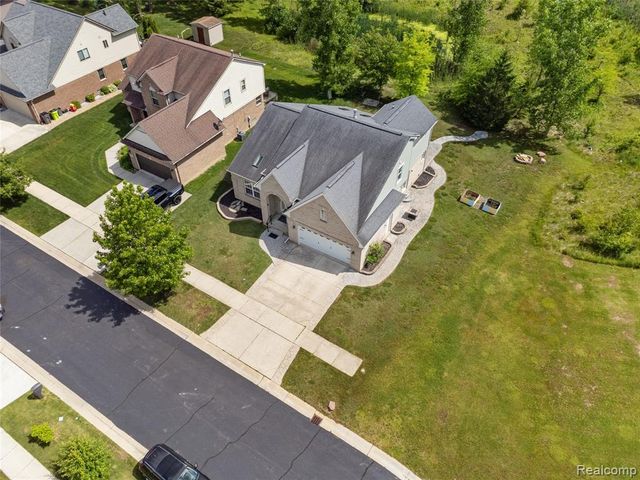 20798 Oak Ridge Drive, Clinton Township, MI 48036