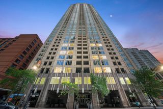 33 W Ontario Street P11-E18, Chicago, IL 60654