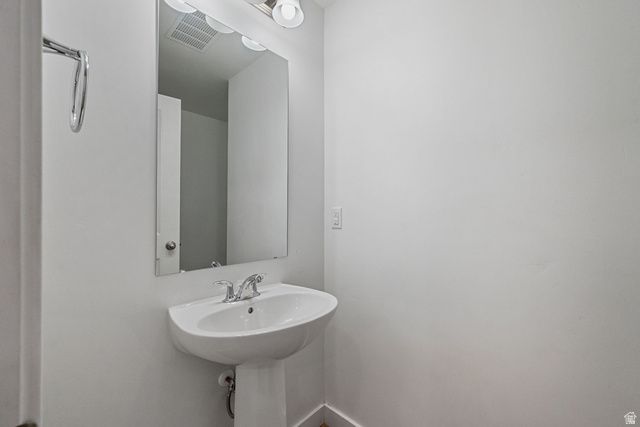 6707 W LAKE AVE, South Jordan, UT 84009