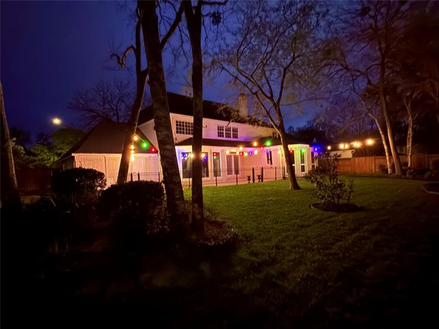 7807 Elm Tree Court, Sugar Land, TX 77479