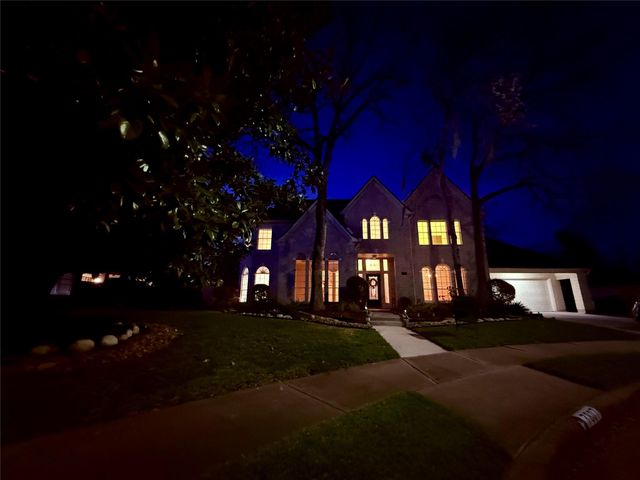 7807 Elm Tree Court, Sugar Land, TX 77479