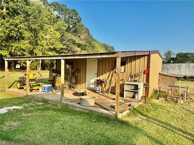 310 CLEMEN LUNEAU Road, Marksville, LA 71351