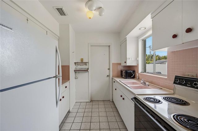 309 BASE AVENUE E, Venice, FL 34285