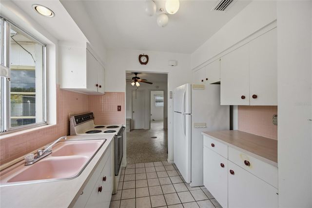 309 BASE AVENUE E, Venice, FL 34285