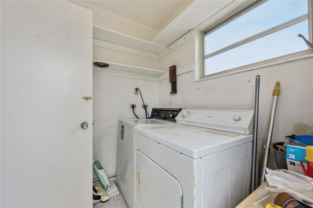 309 BASE AVENUE E, Venice, FL 34285