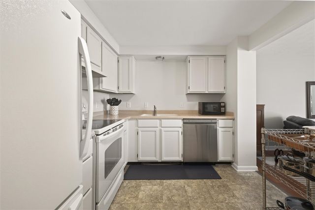 61 Camberley Place, Penfield, NY 14526