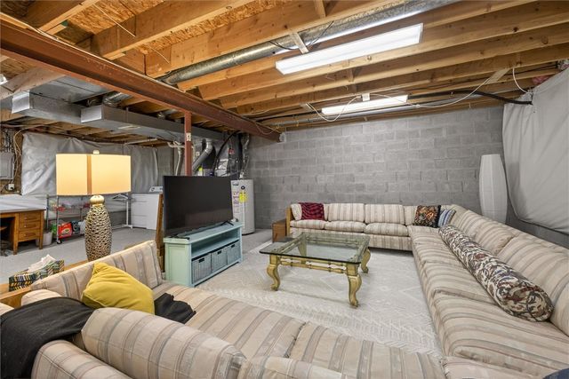 61 Camberley Place, Penfield, NY 14526