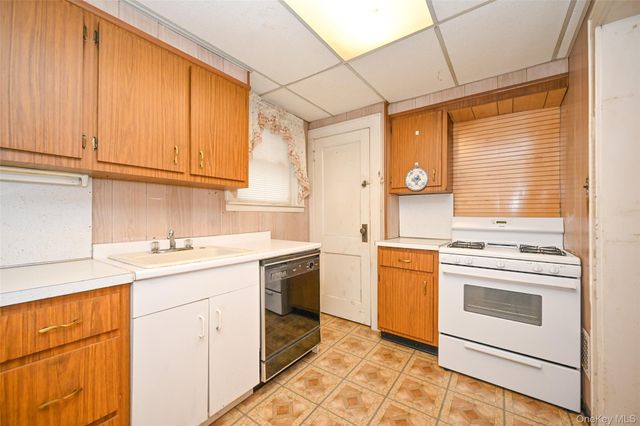 8994 215th Place, Queens Village, NY 11427