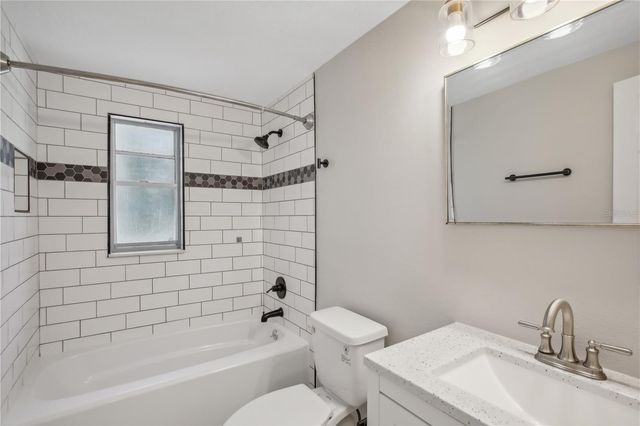 8703 NAVAJO AVENUE, Tampa, FL 33637