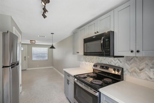 8703 NAVAJO AVENUE, Tampa, FL 33637
