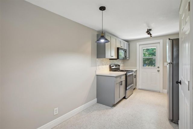 8703 NAVAJO AVENUE, Tampa, FL 33637