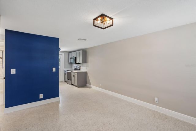 8703 NAVAJO AVENUE, Tampa, FL 33637