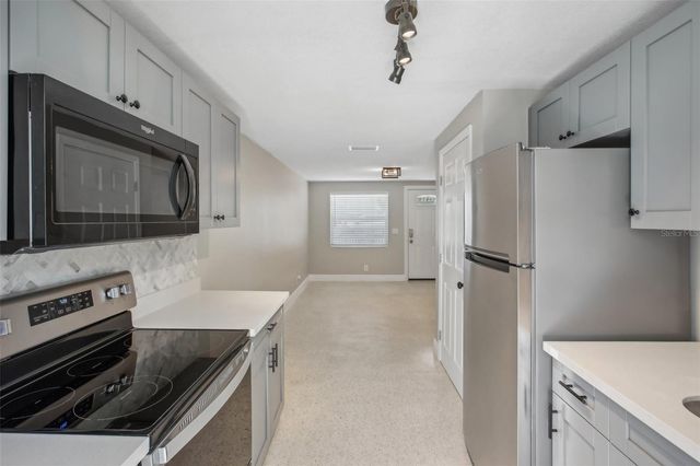 8703 NAVAJO AVENUE, Tampa, FL 33637