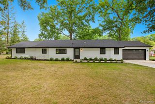 5190 Westcombe Lane, West Bloomfield, MI 48324