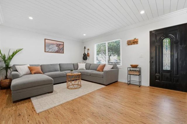 181 Magdalena Drive, Oceanside, CA 92057