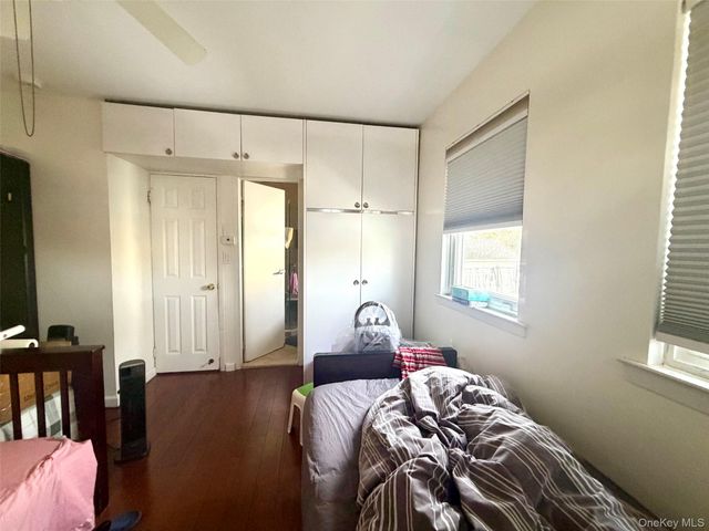 257-17 Pembroke Avenue, Great Neck, NY 11020