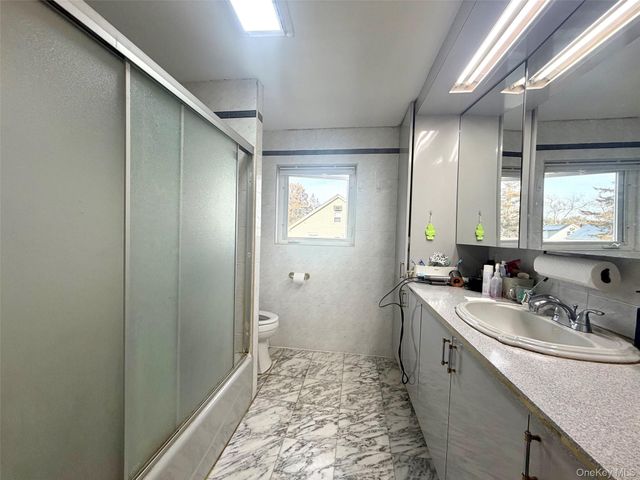 257-17 Pembroke Avenue, Great Neck, NY 11020