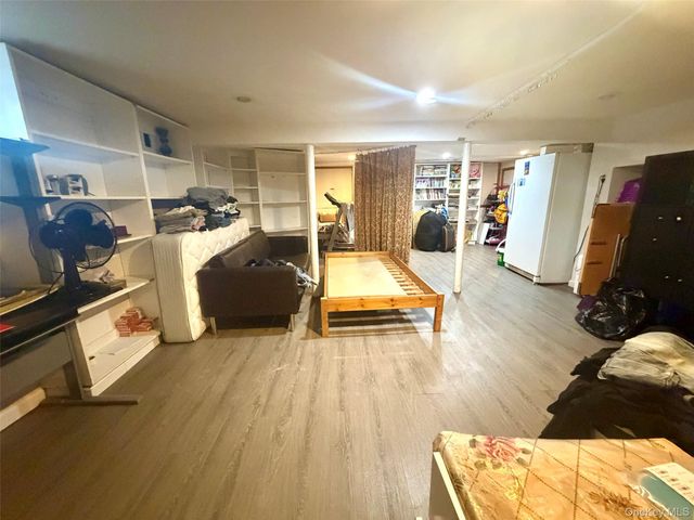 257-17 Pembroke Avenue, Great Neck, NY 11020